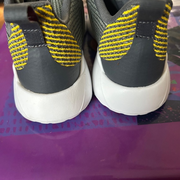 Adidas - Picture 3 of 4